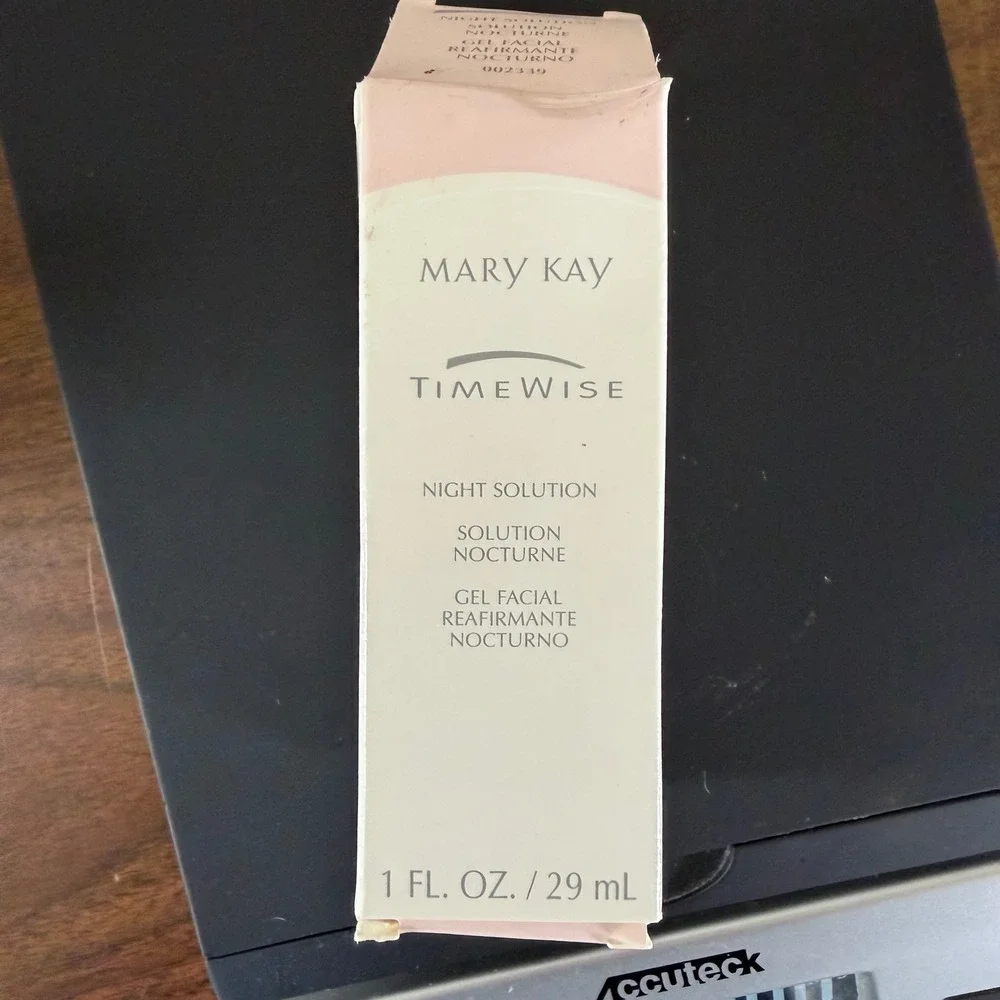 Mary Kay TimeWise Night Solution Gel Facial Reafirmante 1 fl oz 29 ml New in Box
